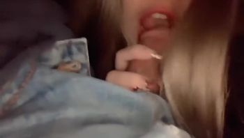chinhbaby_色诱司机8分钟长片！车震激战露脸露点