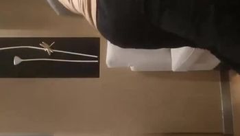 蜂腰翘臀妩媚尤物事后觉得雀儿没戴套发生激烈争吵文