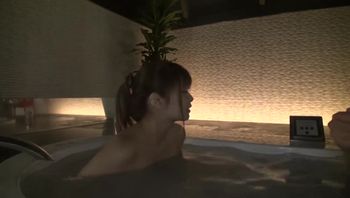 KO 004喝醉的AV女优绀e野光明明没在拍戏还是在寻找男人股间的大肉棒无码流出版