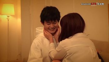 {中文字幕u}素人男子のちんログ。Vol.4纯情リアル童贞大学生カオルくん(20)