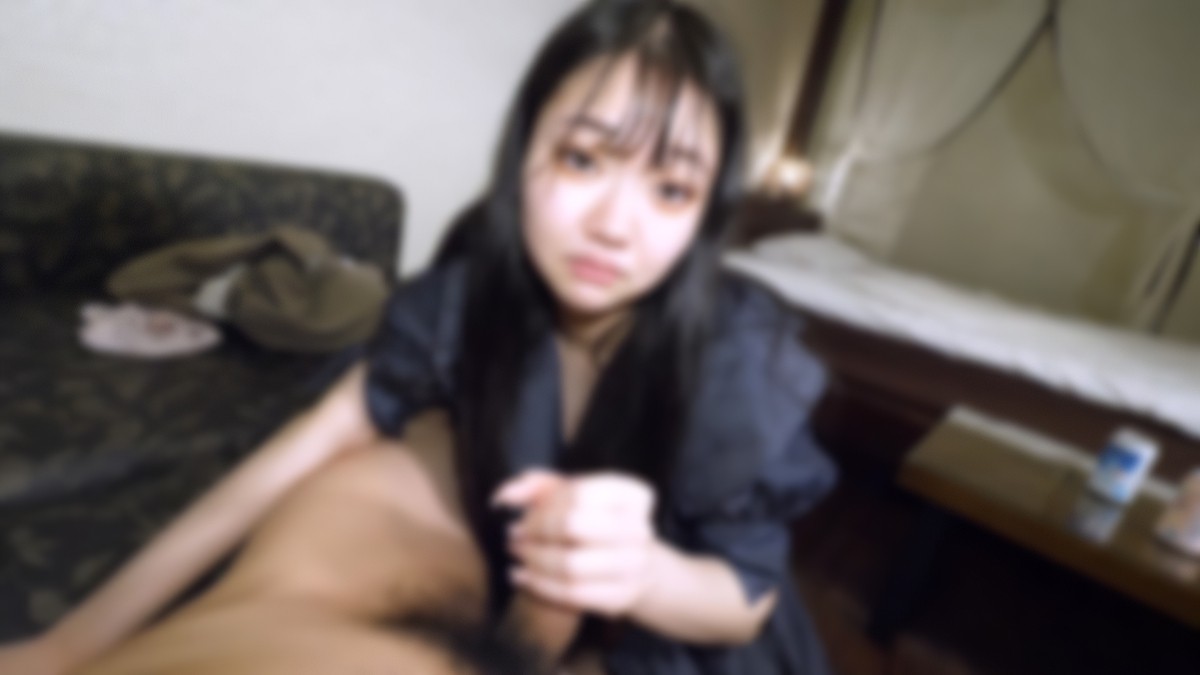 (FC2) 【モ无】【お漏らし】中年を手玉に取る20歳の女 唾饮ませれてドМ中年大兴奋强 制ピストンど突き若年マンコが豪快潮吹き射精勃起チン