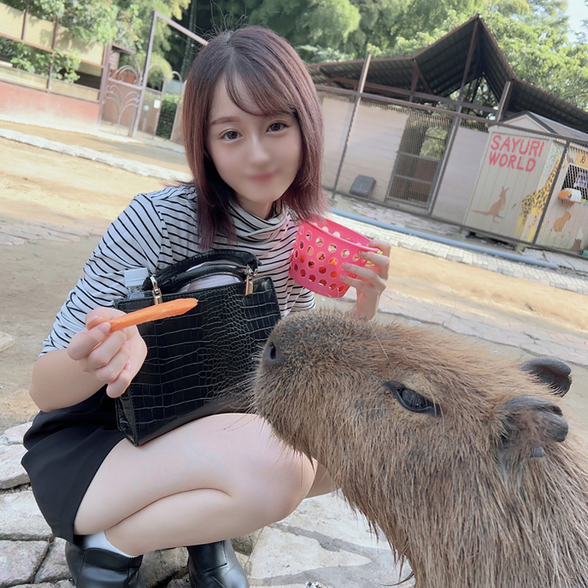 (FC2) 初撮影・颜出し！！爱らしいミニマムキュートでの様な可爱い女大生を森の奥に连れ込み野外猥亵口内射精！！密室に连れ込み快楽に震える未
