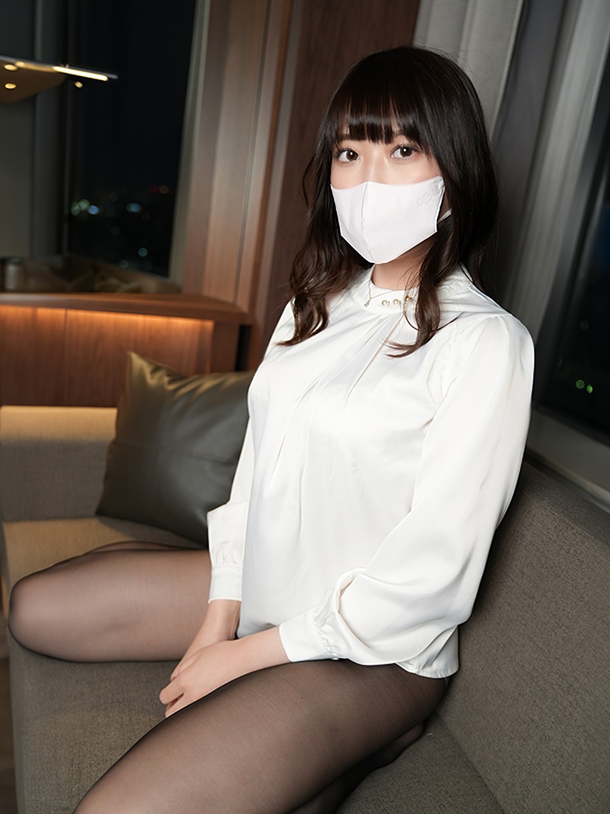 (FC2) 素人メス狩りエッチなスマホ屋さん・めい27歳発情しっぱなしの汁だくまんこにゴム无しちんぽで生ピストン连続中出し