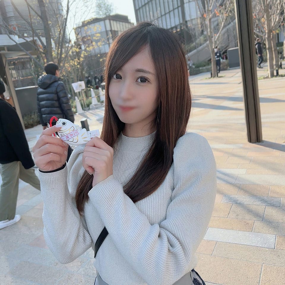 初撮影・颜出し！！女末の様に可爱くて従顺な女のこなのに突かれる度に溢れ出す爱液と淫靡な声と眼差し・・・羞耻心を感じながら潮を吹き