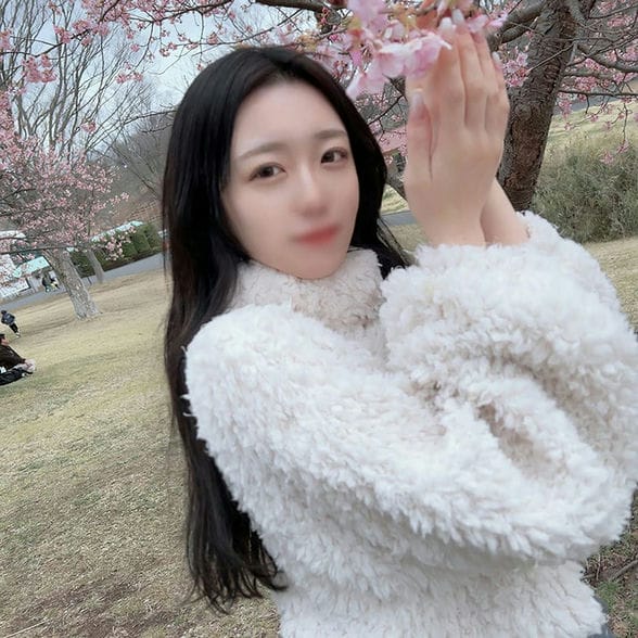 初撮影・顔出し！国立大学に通いカフェで働く現女大の美女は黒髪清楚で控えめだけど実は性欲が強い！清楚なギャップと羞恥と本気汁に