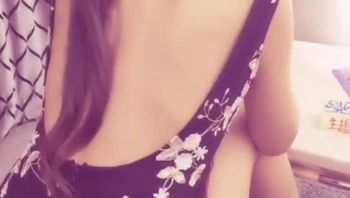 娃娃❤️翁雨澄 经典收藏系列六强上女主播！被导播要求露著奶头播新闻！在观众面前被狠射满脸精液