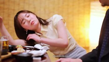 SNE 068看到结婚戒指就会湿了想要已婚肉棒的掠夺OL扭腰摆臀NTR超级淫荡的骑乘位miru