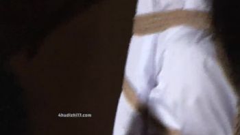 野外紧v缚j露出饲育j美凉花音vs米拉狂美j