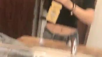 污萌少女高顏值腰細大美乳萌妹小尺度誘惑