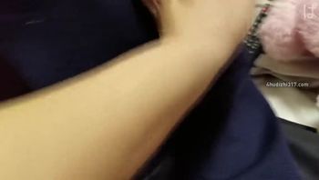 【日本素人自拍】直击闺房，让她帮摄淫师的肉棒性服务。