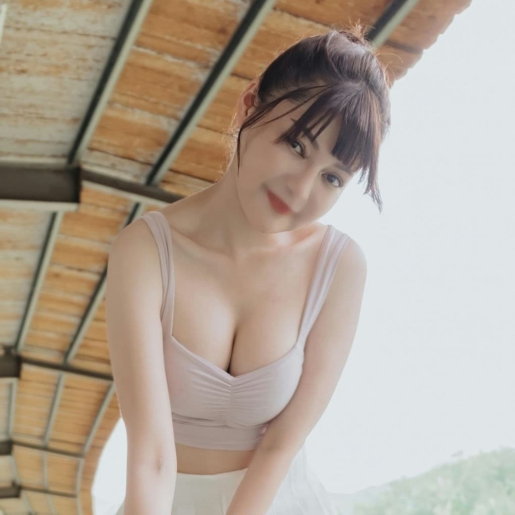 FC2 PPV 4540908 ゴルフ場で出会った乳首が超ハード台湾のは「入れておチンチンはやくほしい」