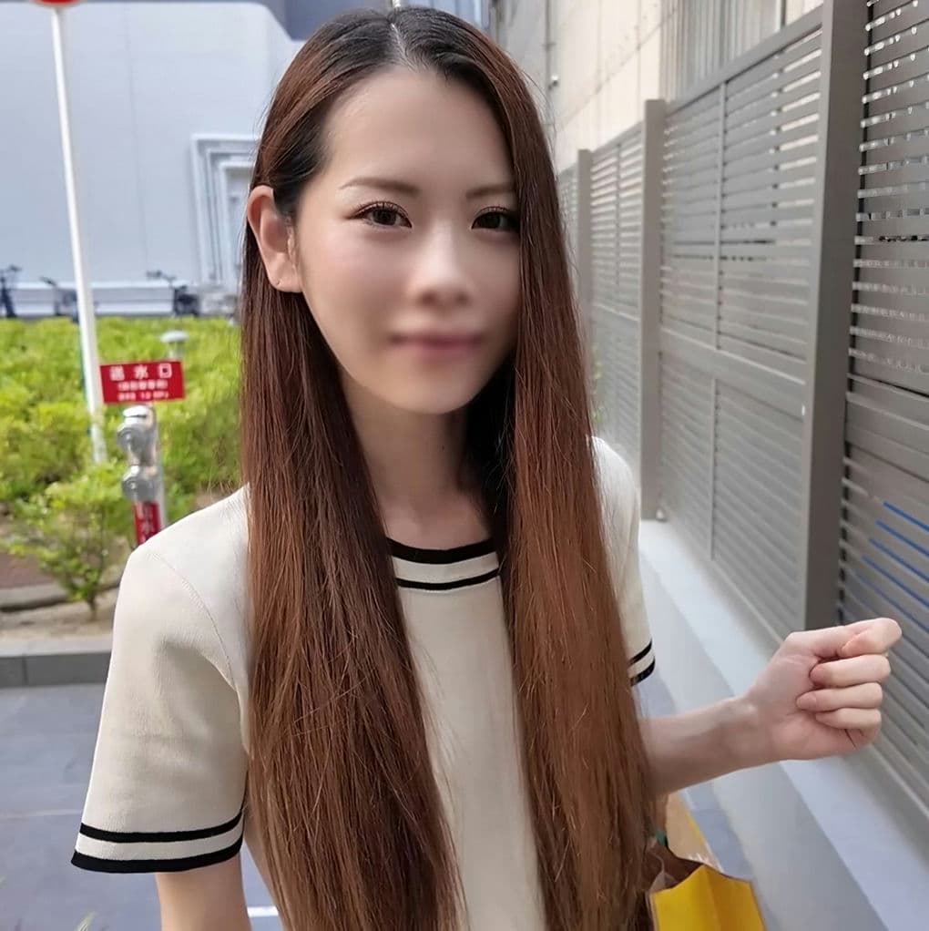 FC2 PPV 4550185 初撮旦那が仕事中にスレンダー美人妻を呼び出しNTR、昼间からパッコパコ犯ス！旦那より浓ゆい精を根こそぎごっくん【无】