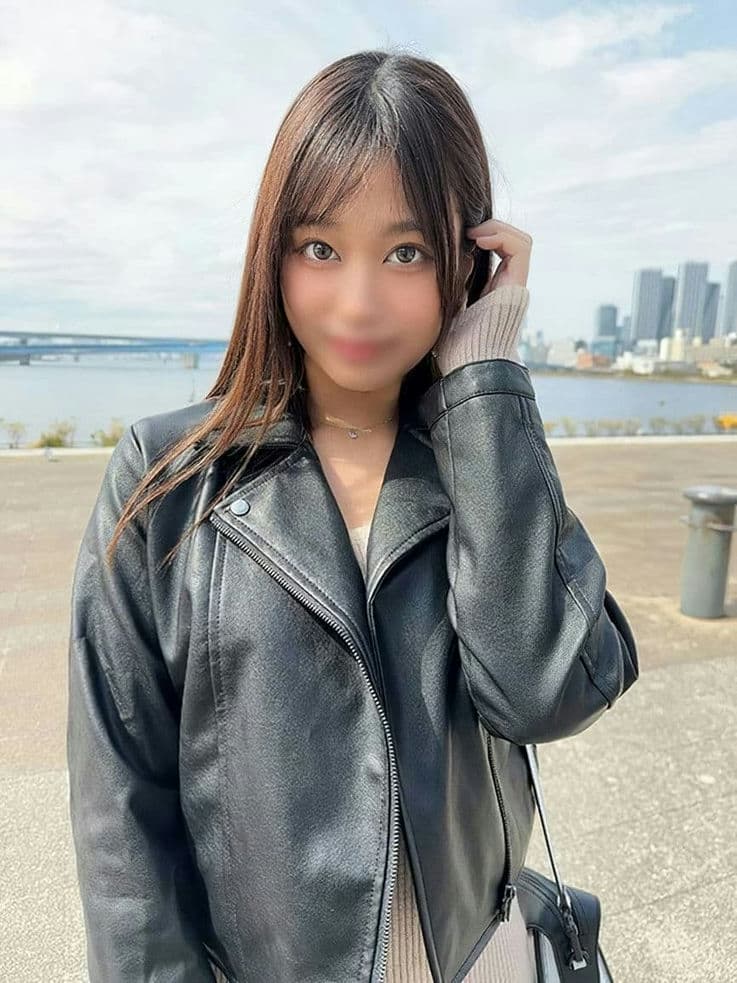 FC2 PPV 4550238 【素人・中出し】アプリで知り合った可爱すぎるOLちゃん・みなみ２２歳デート中にお外でフェラ抜きホテルで中出し＆颜射
