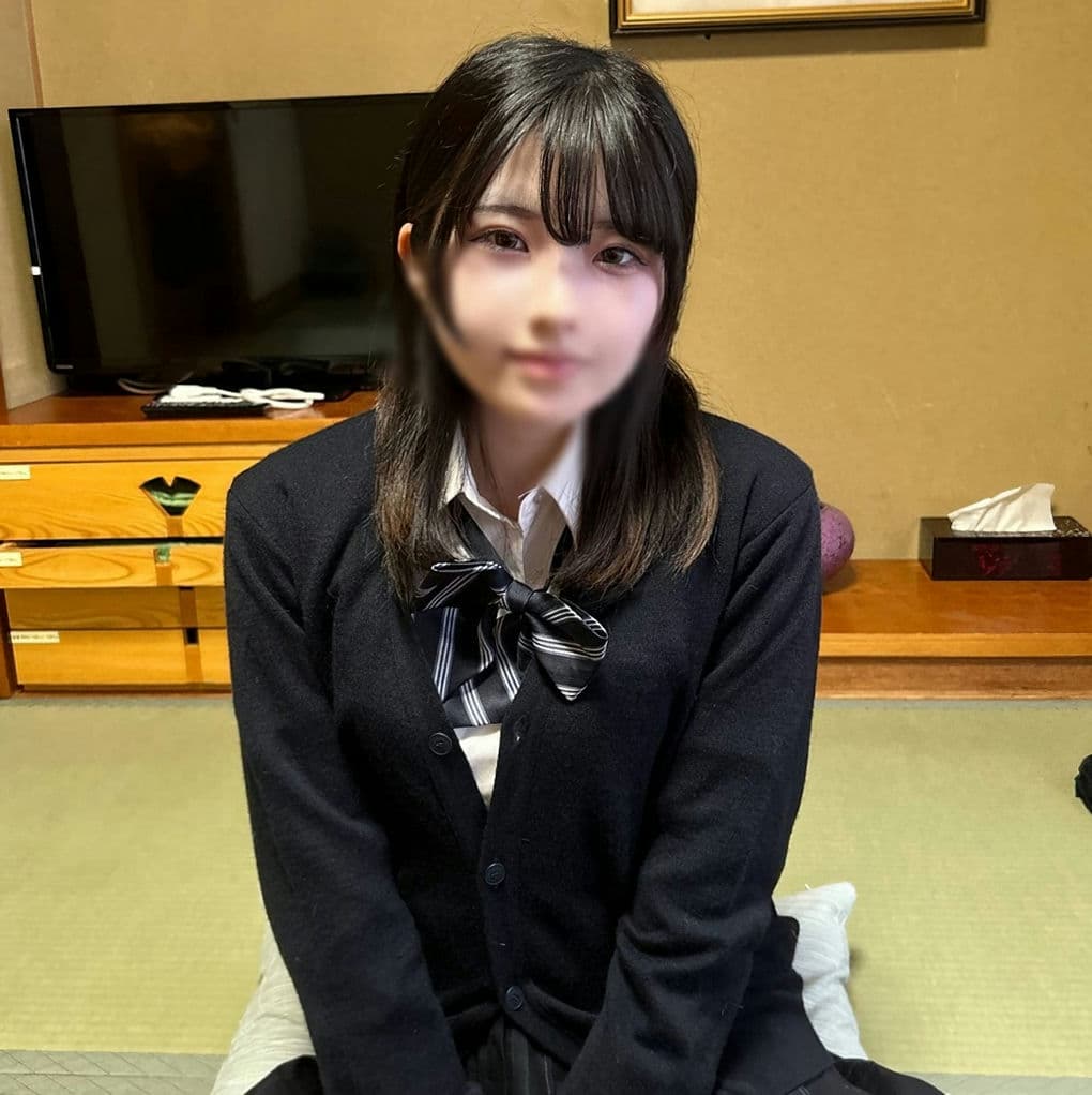 FC2 PPV 4552076 【颜出し】あの大人気ちゃんとお泊まり旅行で、大胆中出しえっち