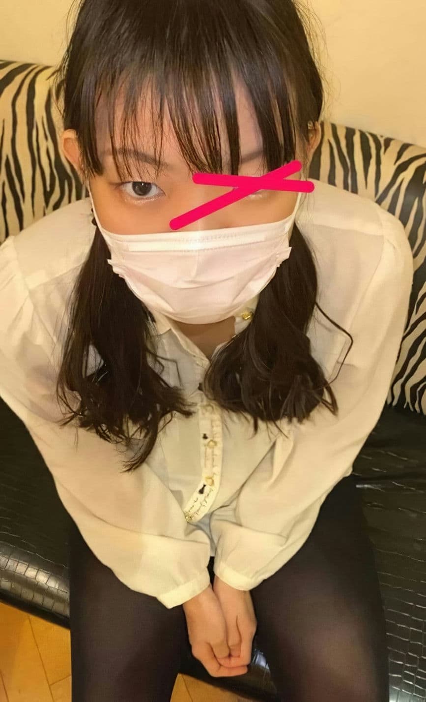 FC2 PPV 4556129 （颜出しあり）かわいい坂道系な清纯18歳！アナル、颜射、中出し！スペシャル版