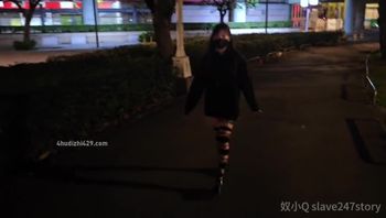 小小Q 大腿环夹阴唇露出