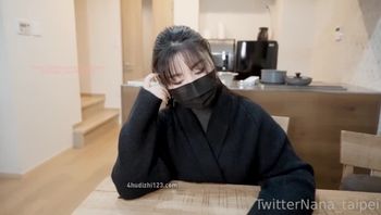 Nana taipei 继母小妈出轨被儿子发现，不得以用身体让儿子保守秘密
