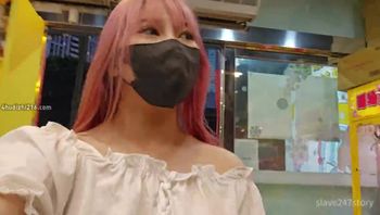 小小Q 高跟帆布鞋在捷运附近露出