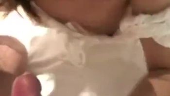 直接把穿睡衣的女友帶來開房～也不脫了直接開幹！s