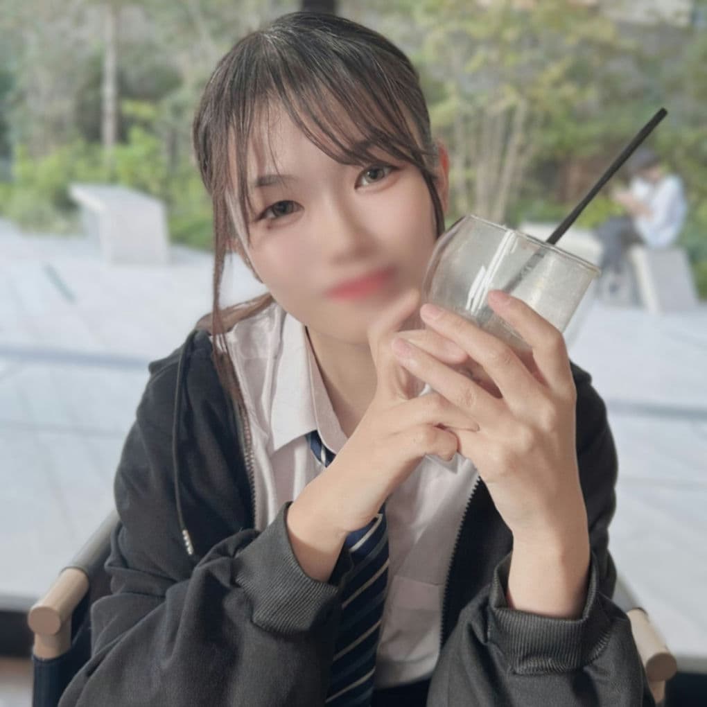 FC2 PPV 4560977 【初・颜出し】おかあさんの诞生日プレゼントのために会いにきた合⚪︎ちゃんが健気すぎて可爱かったのでついでに大人のおちんぽと中出し