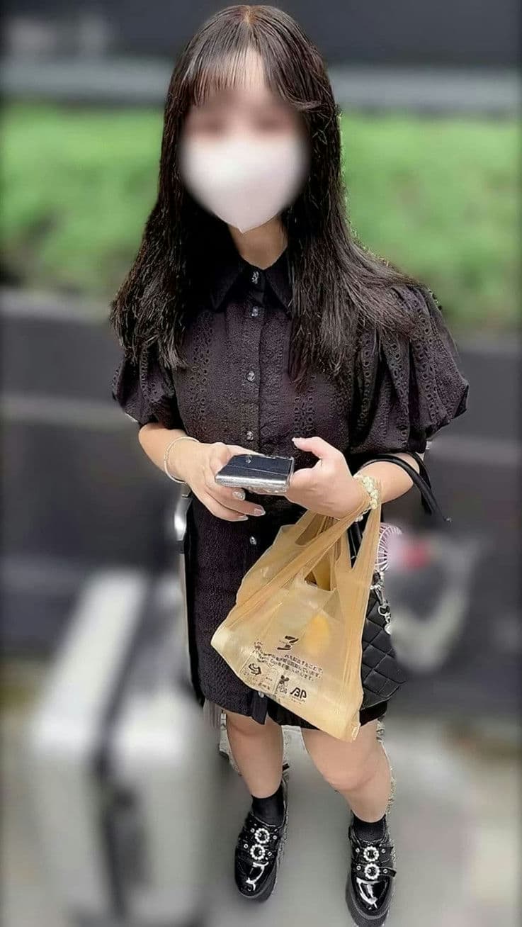 FC2 PPV 4573871 【手コキ】美しい瞳のハーフ美女に上目遣いで隠语を言わせ大兴奋。「いっちゃうの ザーメンいっぱいぶちまけてね」