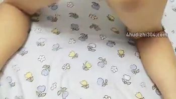 每天晚上多要干，舌钉文静小骚货，假屌插穴舔逼，后入骑乘位爆草