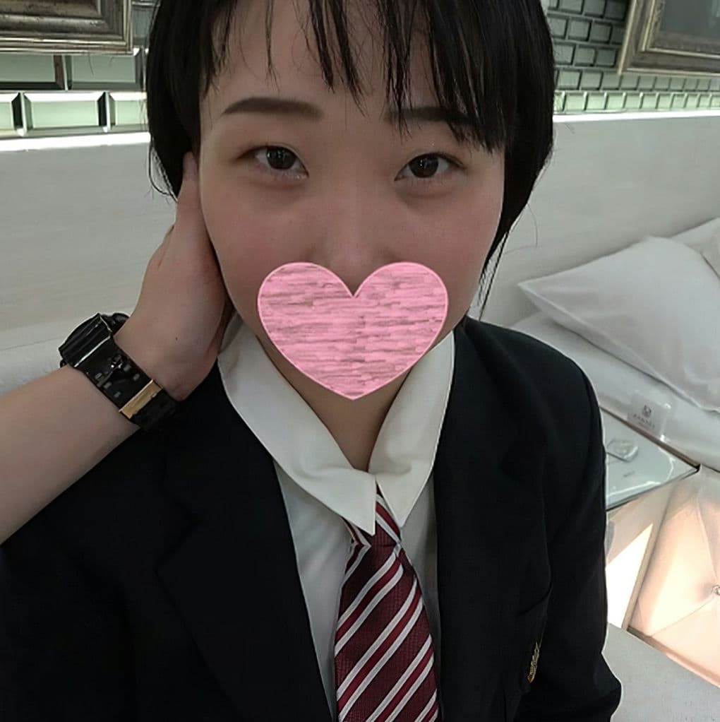 FC2 PPV 4621874 【無・個撮】初々しい透明感のある地味子ちゃんに大人のHを教えます！ 制服コス【特典で高画質】