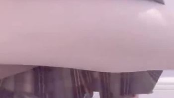 可爱兔 把丝袜塞进小穴里拉扯