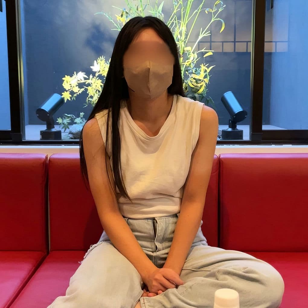 FC2 PPV 4631394 【遂に见纳め】黒髪美人な会社员24歳。弱い个所を知られ尽くした彼女は汗だくで肉棒にイカされまくる→大量中出し。