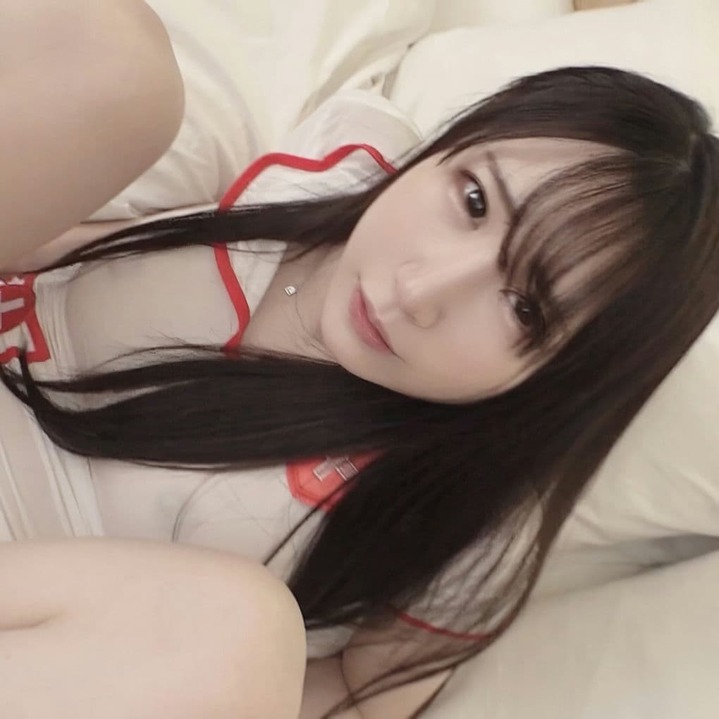 FC2 PPV 4631790 【看护実习生 ハメ撮り】爱娇満点！天使级の色白透明感美女はなちゃん20歳爱液で糸引くパイパンおまこを弄り回して生挿入！最高感度