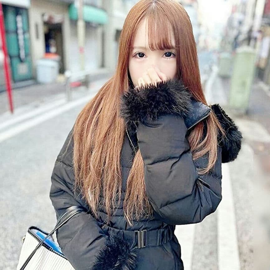 FC2 PPV 4633282 美容部员1年生のスレンダー美女に道端で声かけてそのままホテルインスポーツで锻えた腹筋をピクピクさせてオジさんチポのガン突きに「ア
