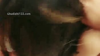 紧致嫩穴手指扣多紧，骑乘位操小骚逼，夹的受不了缴枪