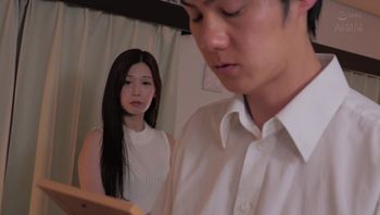 RED 771 将昏倒的䌷木老师抱回家…毫无防备的美腿与美颜让我无法停止勃起，直到天亮前不断在她体内射精 明里つむぎ