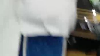 小哥进入按摩会所看到这么漂亮的妞一定要无套搞一炮