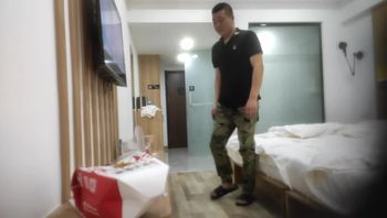 黑桃探探 新晋探花劲爆首场，酒店内约23岁小姐姐，身材匀称害羞温柔，床头爆操一览无余精彩佳作