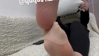 #quqhc1 #ququ的恋足日记推特以为新晋足控大佬约各种少妇嫩妹美足妹妹们技术都挺牛的 18