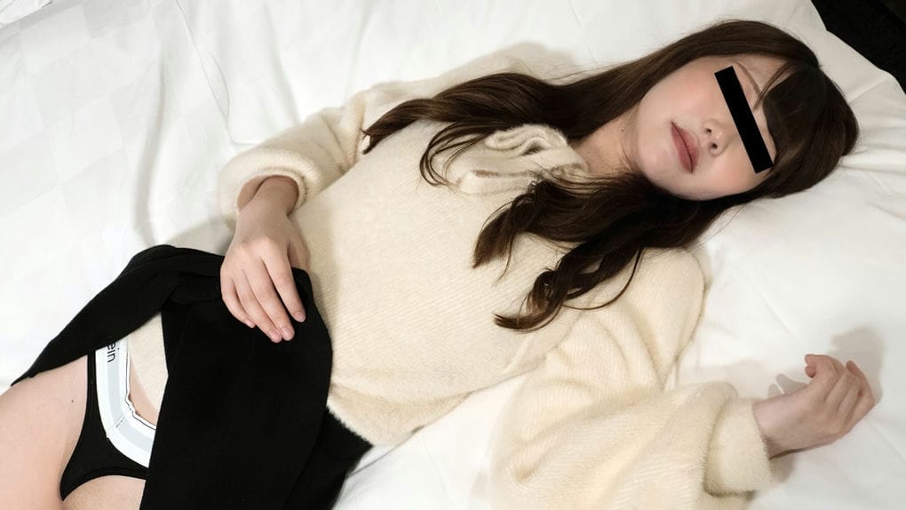 天然むすめ色白美人にはドッキリ即ハメ3P！二连続中出し！