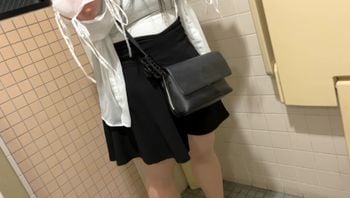 【金欠爆乳ミケポ人妻】デブ専ぽっちゃりギャル系若妻が生费と养费の为にマッチングアプリで出会って即金多目的トイレでフェラチオと野外