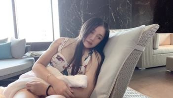 泳池把到大奶正妹！带回房间