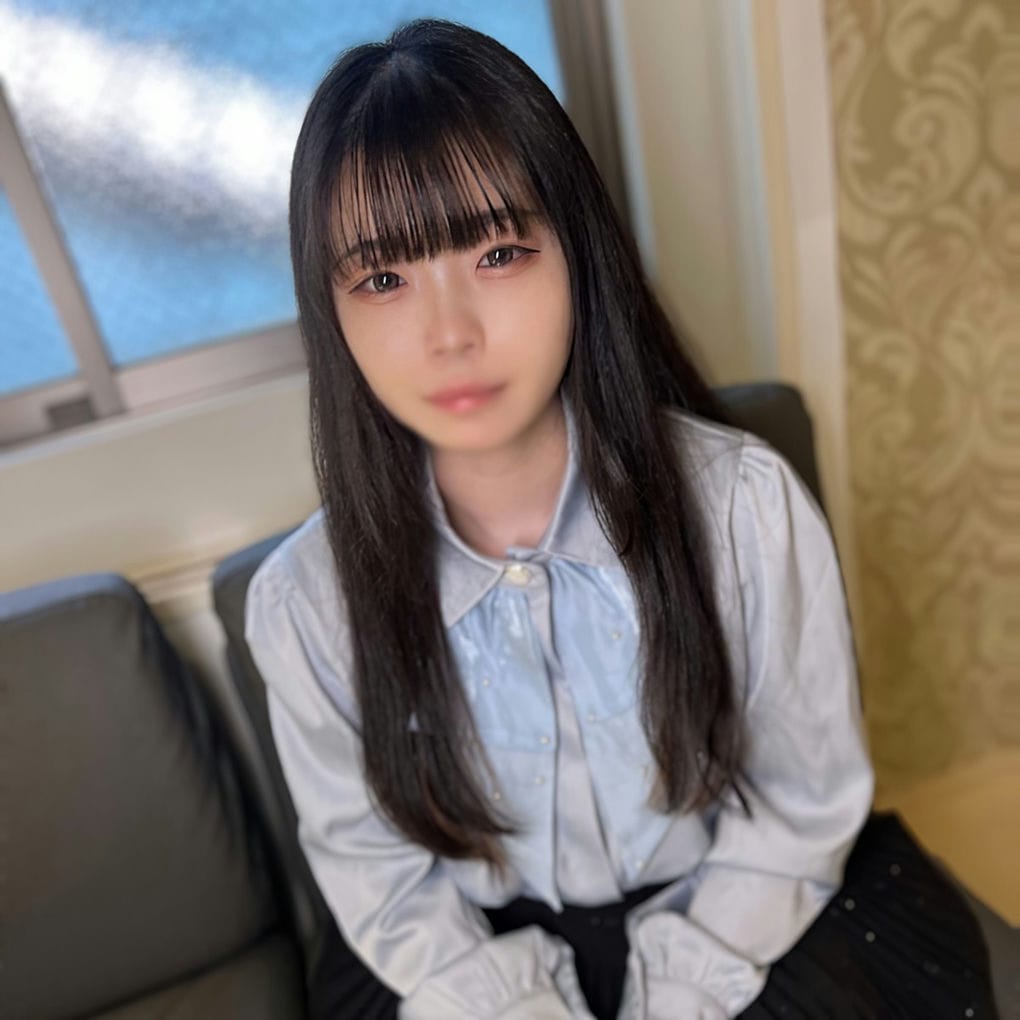 20歳色白极上美裸体アパレル店员。「最近彼氏と别れちゃって…」激しいピストンで爱液が溢れ、イキまくり。感度MAXのぴちょぴちょマ