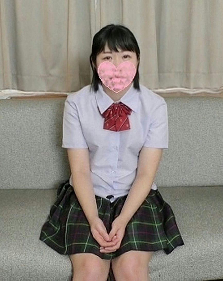 SNSで出会った东北の色白18歳。経験人数は今の彼氏だけでピュア。彼氏より大きなチポでNTRセックス。エッチに兴味津々だったので