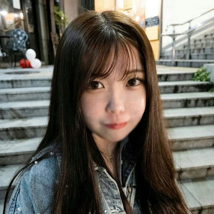 22歳激カワ大生保育士志望见せてはいけない姿 秘 密 披 露 キュッと缔め付ける膣内で热いザーメン中出し。妊 娠 确定
