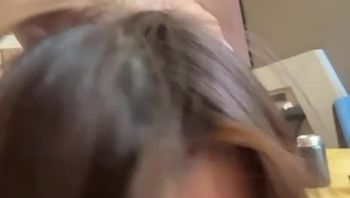 #熟女 #少妇 调教短发母狗熟女用嘴接尿