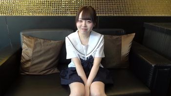 【お宝第二弾】アイドルデビュー直前。白くて细いち い さ なカラダ。制服姿に兴奋したオトコのチンポでぽっかり开いた狭い膣穴1