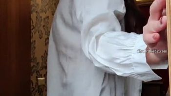 OL熙熙回家后脱衣淋浴诱惑