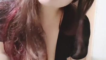 假肉棒椅子坐下直接插到深处高潮