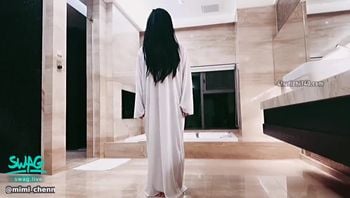 半夜好色女鬼爬上身玩起了3P 超色情必看