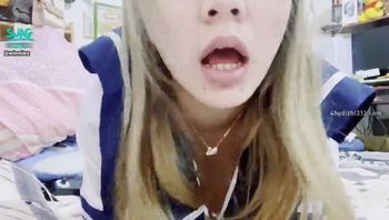 最强美乳女の胴体降临 无辜眼神与百褶裙下暗藏黏液与情欲