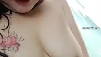 熙熙浴缸近距离看小穴潮吹喷水