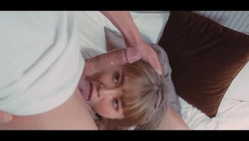 性感的女孩 Ranako 被戴上手铐被操。